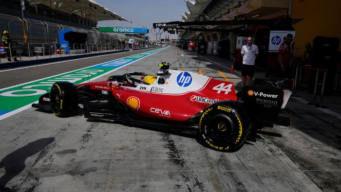 Hamilton en el Circuito Internacional de Bahréin en la pretemporada de 2026 | AP