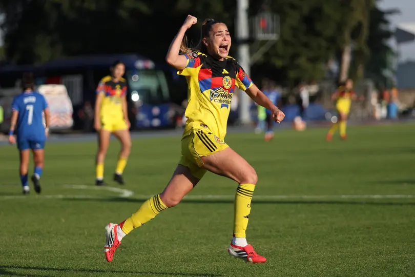 Irene Guerrero festejando un gol ante Cruz Azul | Imago7