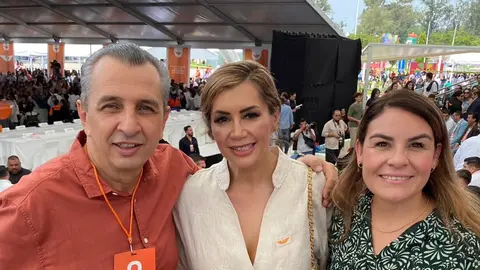 El Ex diputado federal y local de Jalisco, Higinio Del Toro compartió una fotografía junto a la regidora Blanca Estela en su cuenta de X /
X: @higiniodeltoro