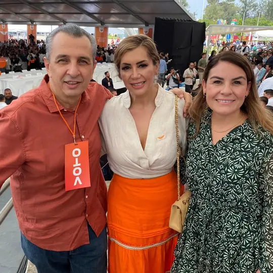El Ex diputado federal y local de Jalisco, Higinio Del Toro compartió una fotografía junto a la regidora Blanca Estela en su cuenta de X /
X: @higiniodeltoro