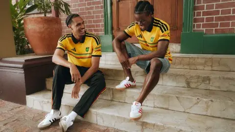 Jersey de local de Jamaica | X:@ jff_football