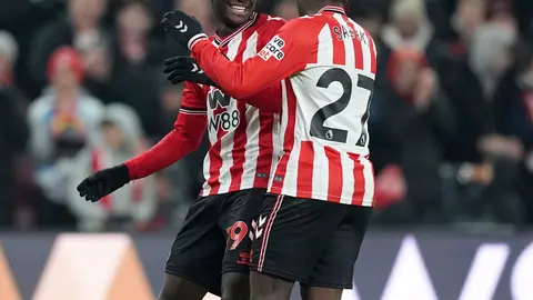 Los Black Cats están de regreso en la Primera División Inglesa | AP