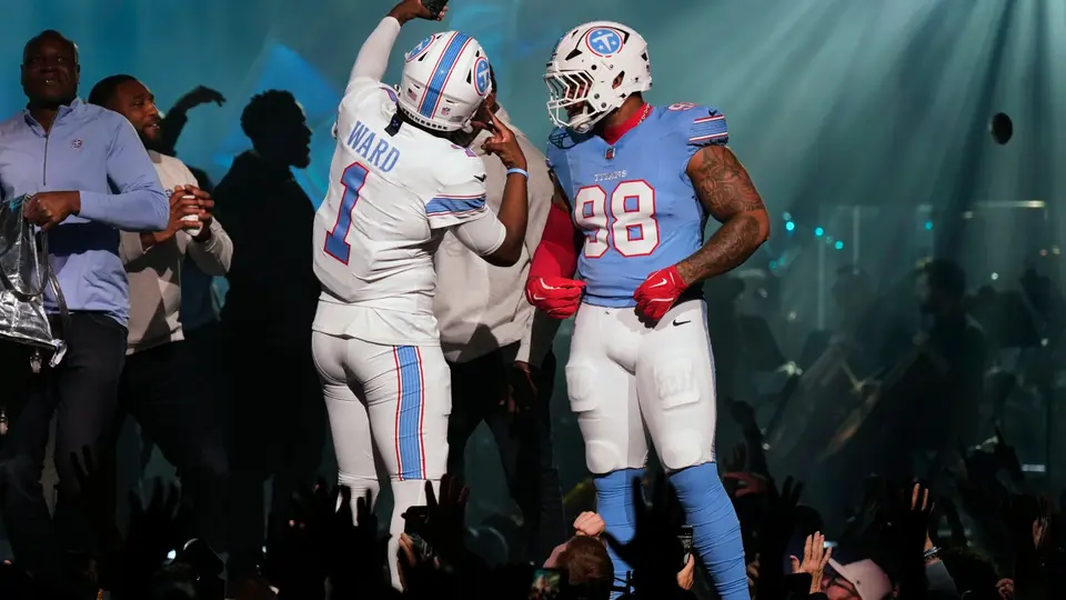 Tennessee Titans estrenan uniformes y nuevo logo