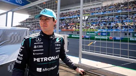 ¿Otra victoria para Mercedes? George Russell dominó las Prácticas Libres en China; Checo Pérez fue último