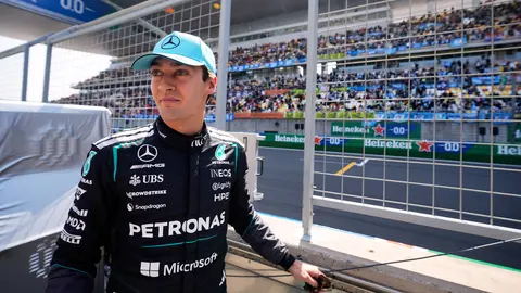 ¿Otra victoria para Mercedes? George Russell dominó las Prácticas Libres en China; Checo Pérez fue último