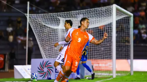 Martín Zúñiga en festejo de gol con Correcaminos | IMAGO 7