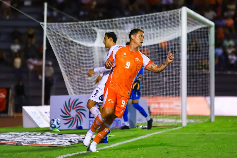 Martín Zúñiga en festejo de gol con Correcaminos | IMAGO 7