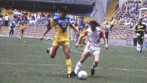 Álex Aguinaga, leyenda del Necaxa, con El Equipo de la Década | MEXSPORT