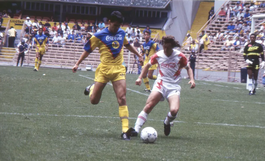 Álex Aguinaga, leyenda del Necaxa, con El Equipo de la Década | MEXSPORT