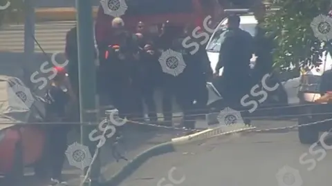 El seguimiento en tiempo real permitió a policías capitalinos cerrar el paso a los sospechosos durante la persecución. / SSC