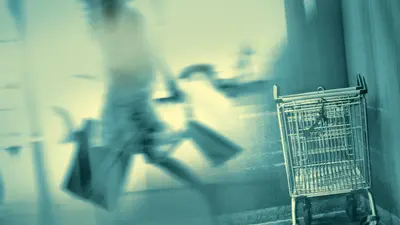 ¿Poltergeist en supermercado? Joven comparte videos paranormales en su trabajo y desata debate en redes
