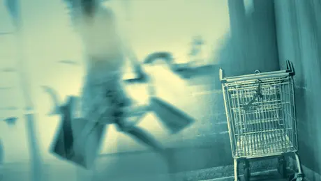¿Poltergeist en supermercado? Joven comparte videos paranormales en su trabajo y desata debate en redes