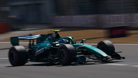 Fernando Alonso señaló que Aston Martin no es tan bueno en el "campeonato mundial de baterías"