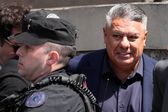 Claudio Tapia en la salida de un tribunal en Argentina | AP