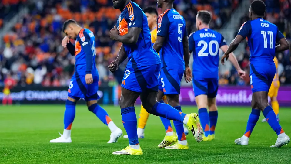 Jugadores de Cincinnati festejan la ventaja ante Tigres | MEXSPORT