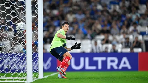 Stefan Medina, defensor de Rayados de Monterrey, en el duelo de Concachampions ante Cruz Azul | MEXSPORT
