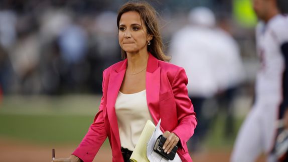 Dianna Russini es suspendida temporalmente por polémica con Mike Vrabel