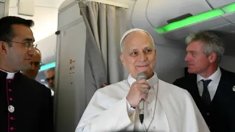 El Papa León aseguró que no le teme a la administración de Donald Trump/AP