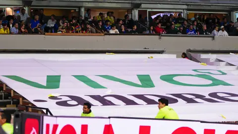 Sección del Estadio Azteca con aficionados l MEXSPORT