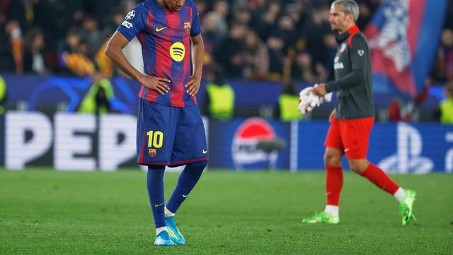 Lamine Yamal en lamento en el partido de ida de Champions League entre Barcelona y Atlético de Madrid | AP
