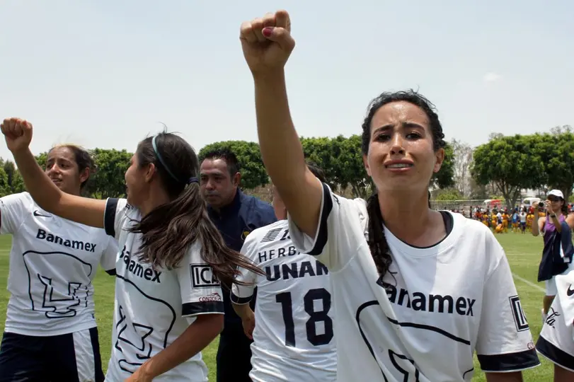 Katia Itzel l Redes sociales