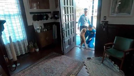 Astronauta de Artemis II es recibida por su perro tras viaje a la Luna