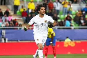 Marcelo Martins, máximo goleador de Bolivia, regresa del retiro y anota doblete; dejó recado al seleccionador del país