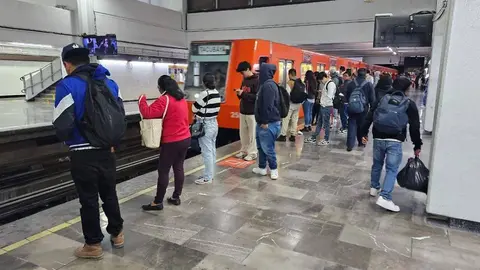 Los trabajadores hacen un paro escalonado desde el pasado viernes para manifestarse contra el gobierno CDMX/X: @AmaneciendoMx