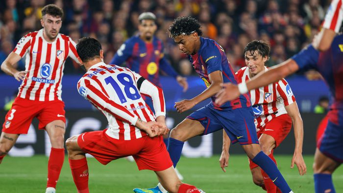Lamine Yamal en el partido de ida de Champions League entre Barcelona y Atlético de Madrid | AP