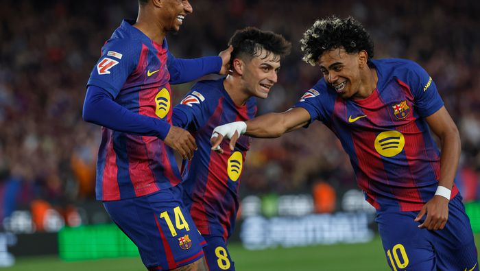 Marcus Rashford, Pedri y Lamine Yamal en celebración con Barcelona en LaLiga | AP