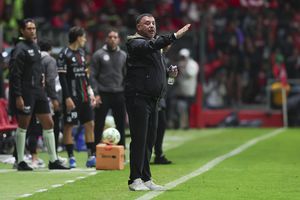 Turco Mohamed acerca del polémico penal para San Luis: "El árbitro es buenísimo, ¿Cómo la vio desde ese angulo?"