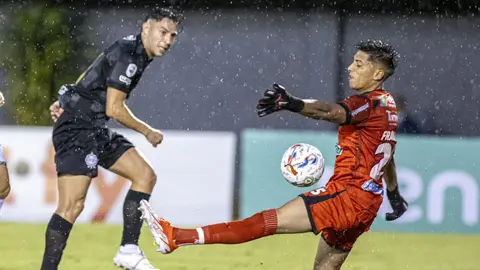 Ferreira en la definición del primer gol de la noche para su cuenta personal | IG: @elclubolimpia