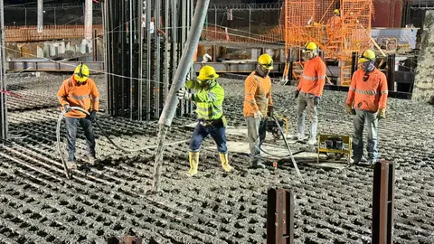 Avanza reconstrucción de puentes Alameda Oriente en Edomex