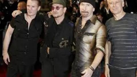 La visita de U2 a la CDMX desató rumores sobre un posible concierto masivo en el Zócalo. / AP