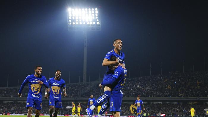 Jugadores de Pumas en celebración contra América en la Liguilla del Clausura 2026 de la Liga MX | IMAGO 7