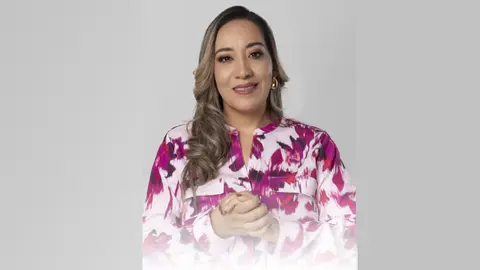 La mujer logró salvar a su hijo pequeño y a su padre cuando fueron picados por el enjambre / Especial