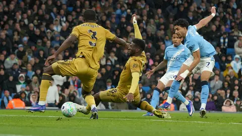 Marmoush con Manchester City ante Crystal Palace en la Premier League | AP