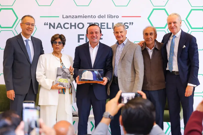 Maru Trelles, Mikel Arriola y Enrique Borja, en la presentación del libro de Nacho Trelles. FMF