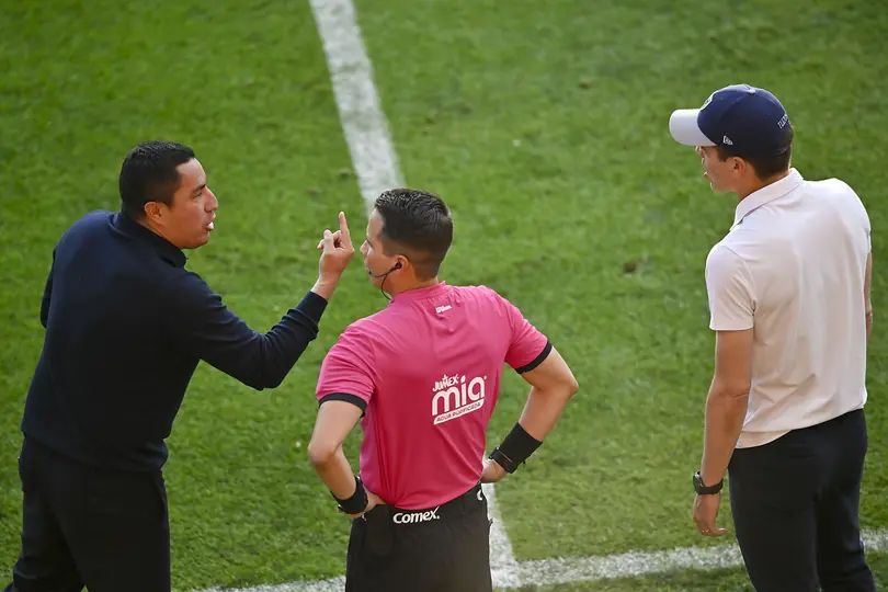 Efraín Juárez y Esteban Solari en la Jornada 17 del Clausura 2026 de la Liga MX | IMAGO 7