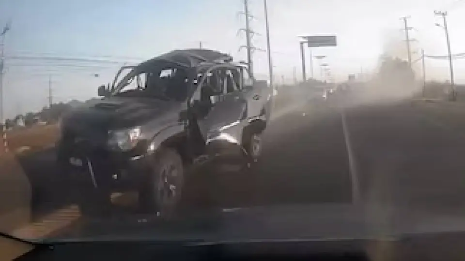 Autoridades mexiquenses confirmaron que el explosivo detonó dentro de la cabina del vehículo en movimiento./ Captura de pantalla