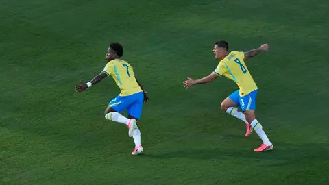 Vinicius Jr., en festejo de gol con Brasil | AP