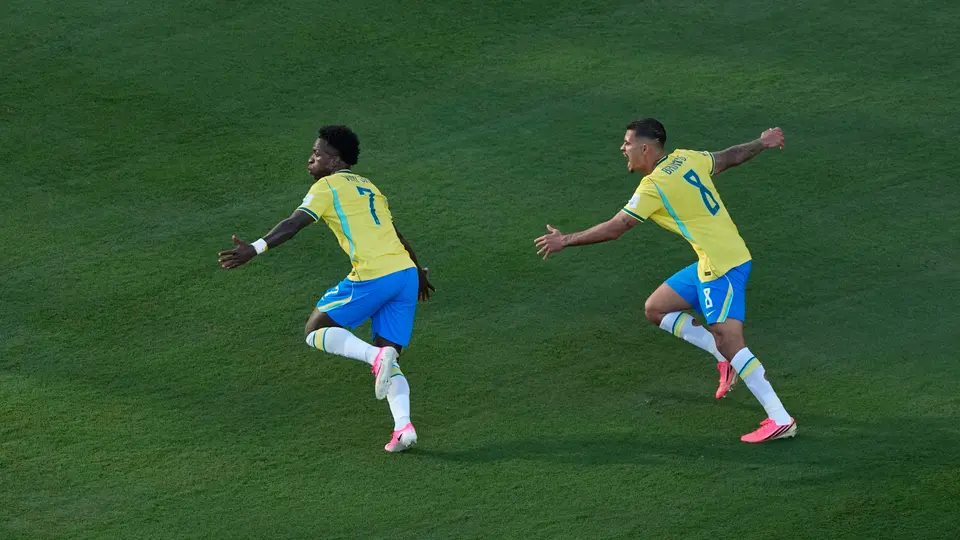 Vinicius Jr., en festejo de gol con Brasil | AP