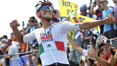 Isaac del Toro conquista la Etapa 7 del Tour de Auvernia y suma la victoria 26 de su carrera