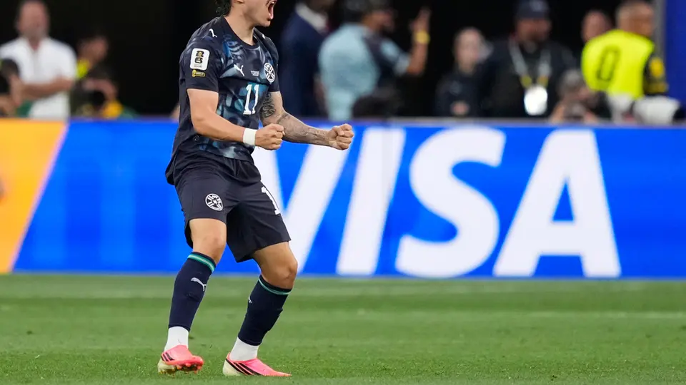 Maurício, en festejo de gol con Paraguay | AP
