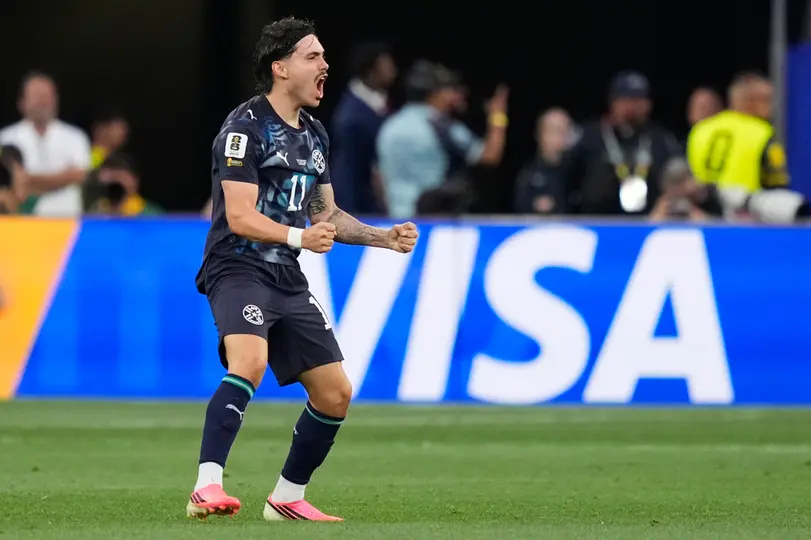 Maurício, en festejo de gol con Paraguay | AP