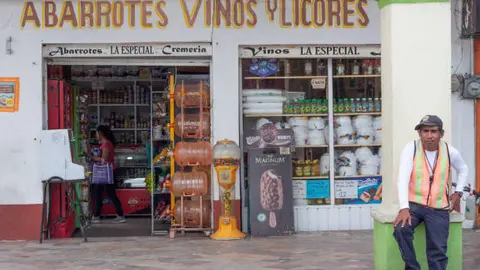 Vinaterías, tiendas de autoservicio, bares y cantinas estarán sujetos a las restricciones establecidas por la alcaldía Tlalpan. / iStock