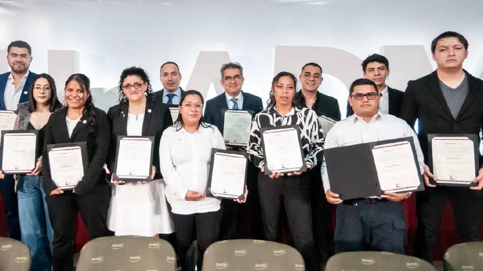La carrera a distancia es un sistema flexible que permite a estudiantes continuar trabajando / FB: @UnADM.Oficial