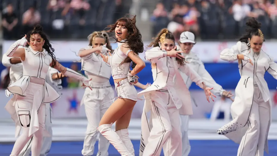 Lisa | AP