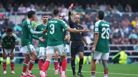 ¿Qué opciones tiene Javier Aguirre para suplir a César Montes ante Corea?