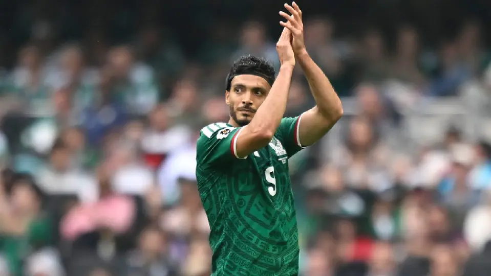 Raúl Jiménez ante Sudáfrica l IMAGO7